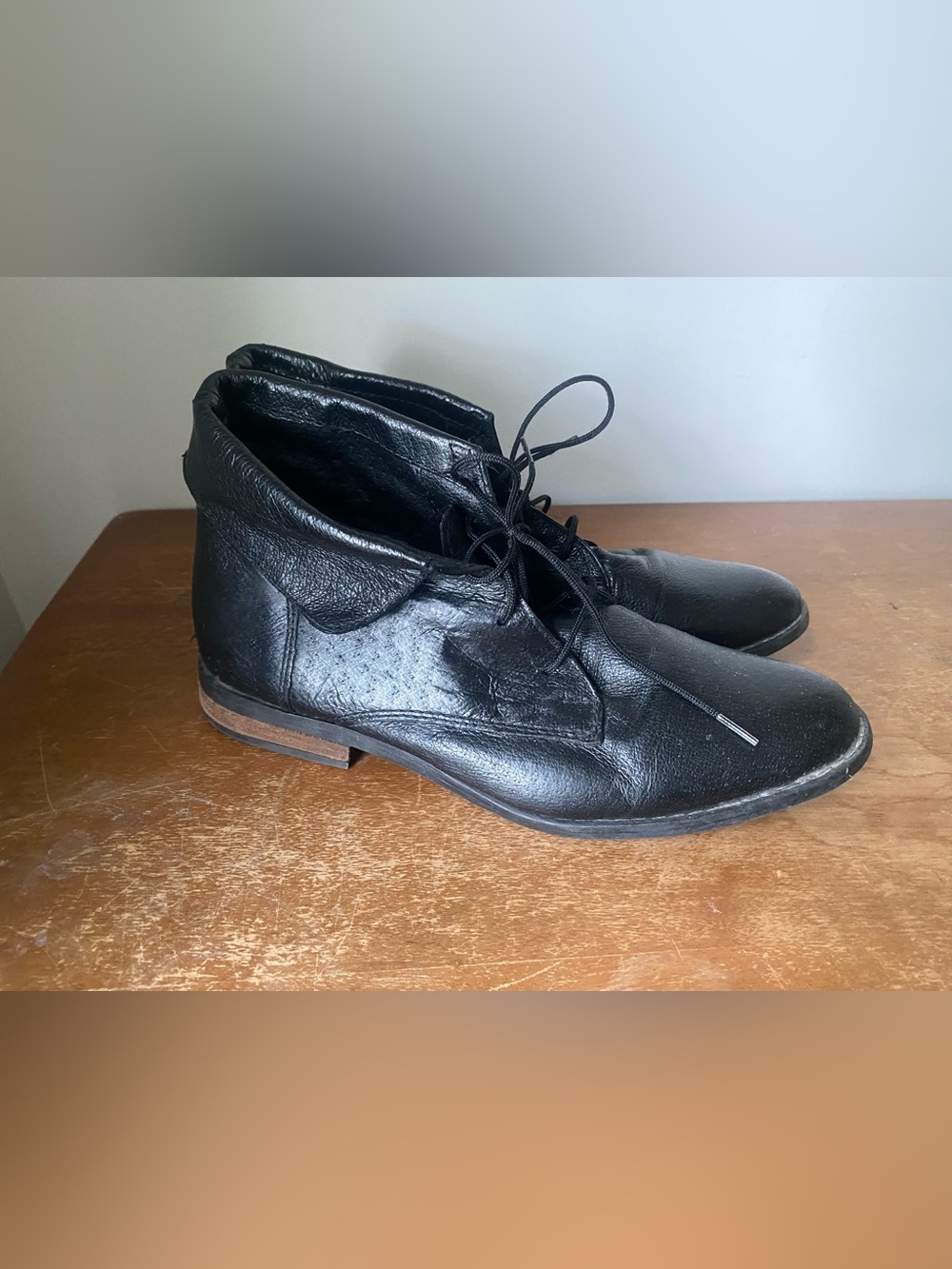 vintage Steve Madden "Stingrei" black leather ankle boots